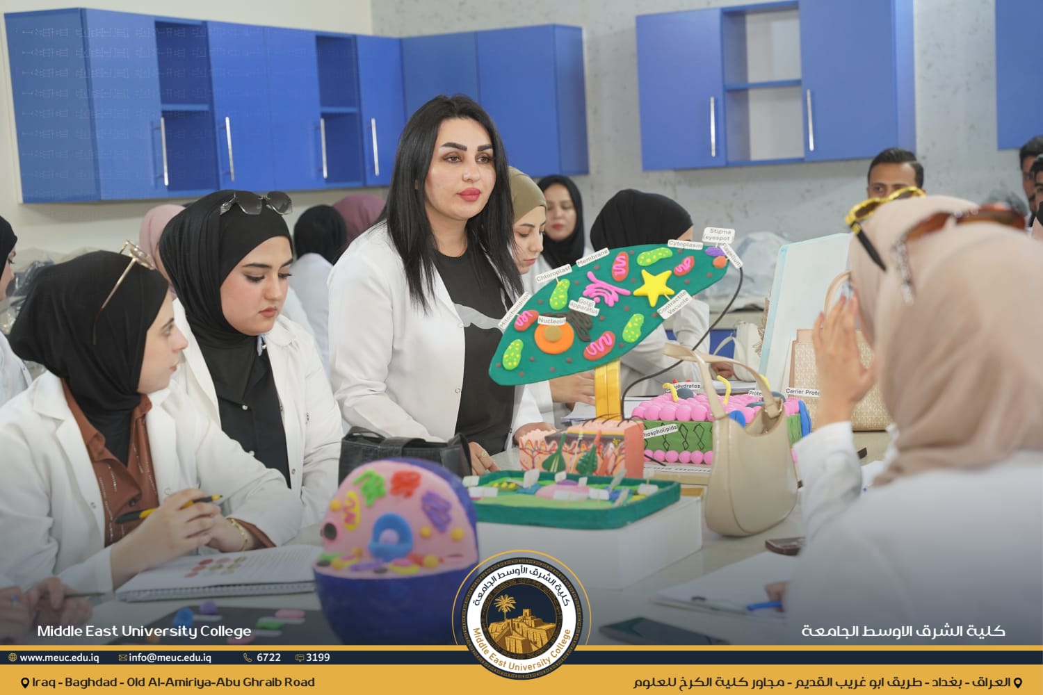 طلبة المرحلة الثالثة في قسم علوم الحياة يواصلون دراستهم العملية في مختبر الكيمياء